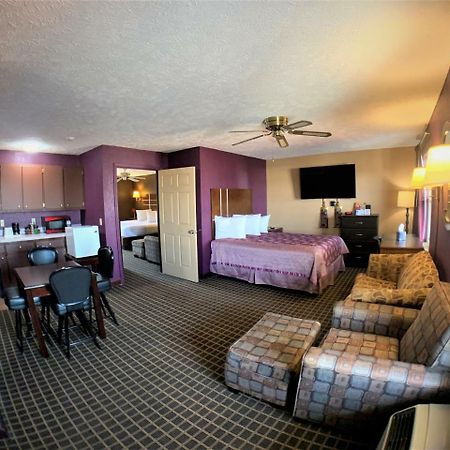 Star Plus Inn & Suites Selmer Exteriör bild