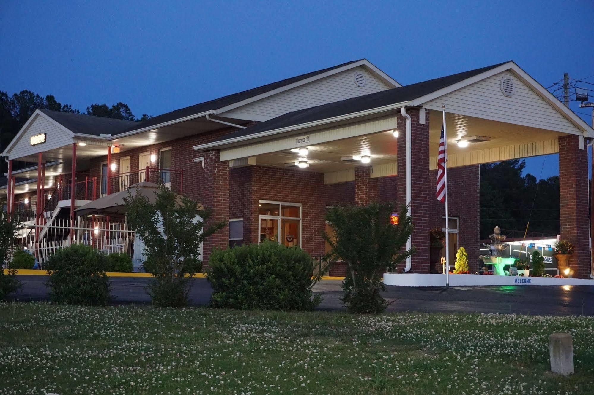 Star Plus Inn & Suites Selmer Exteriör bild