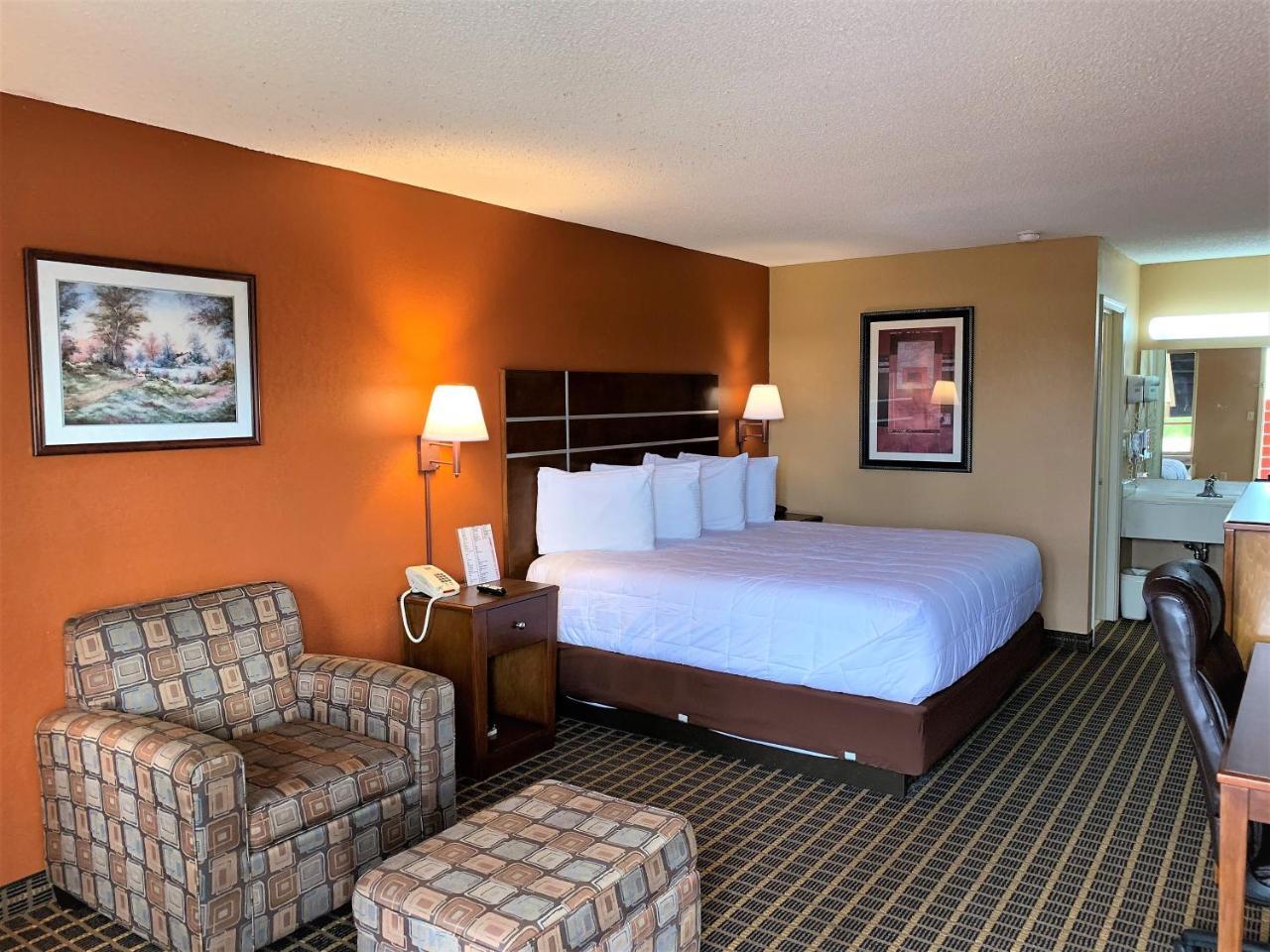 Star Plus Inn & Suites Selmer Exteriör bild