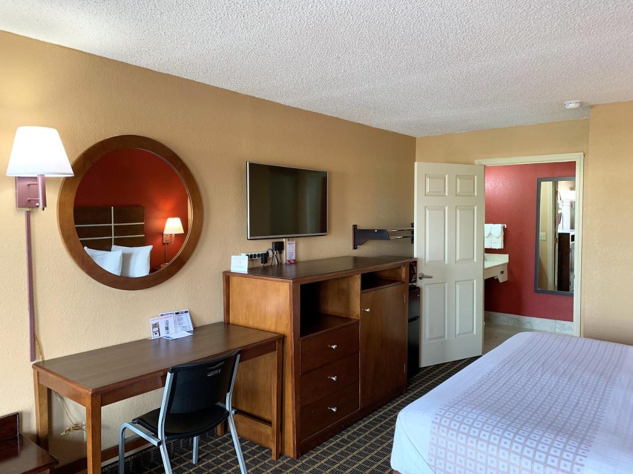 Star Plus Inn & Suites Selmer Exteriör bild