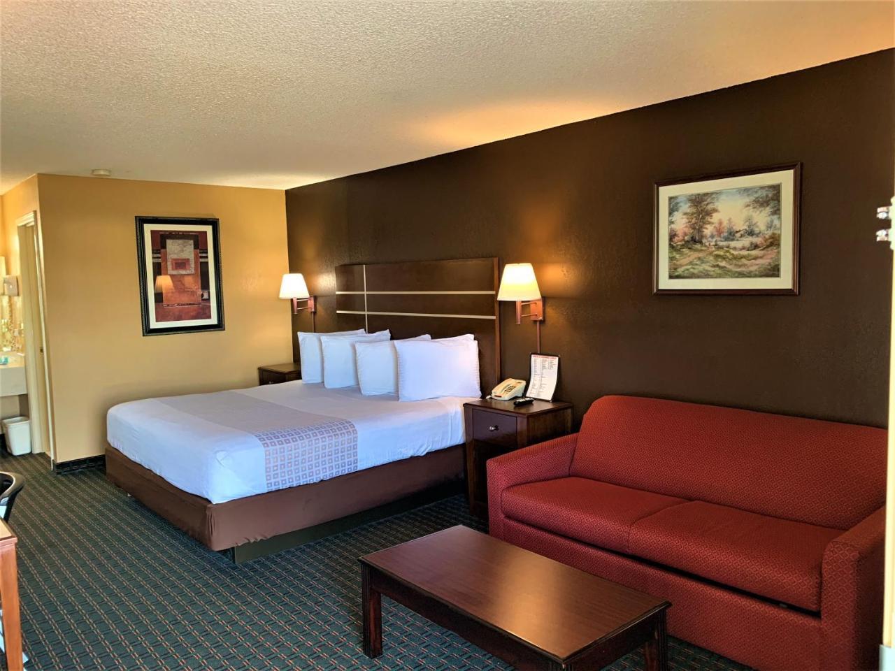 Star Plus Inn & Suites Selmer Exteriör bild