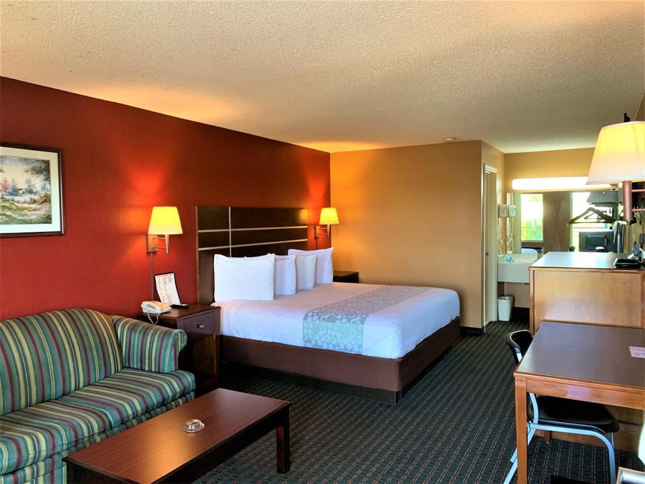 Star Plus Inn & Suites Selmer Exteriör bild