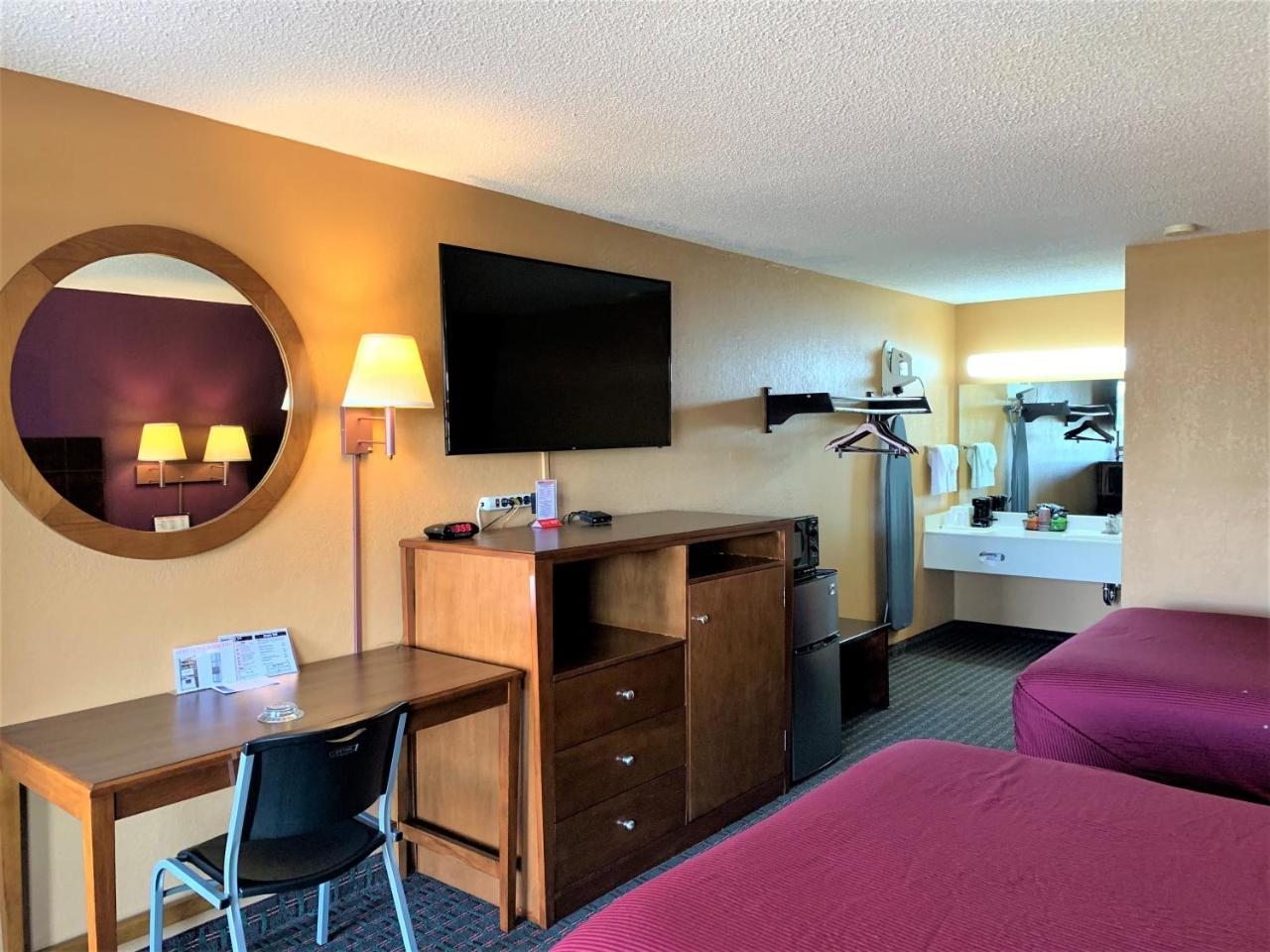 Star Plus Inn & Suites Selmer Exteriör bild