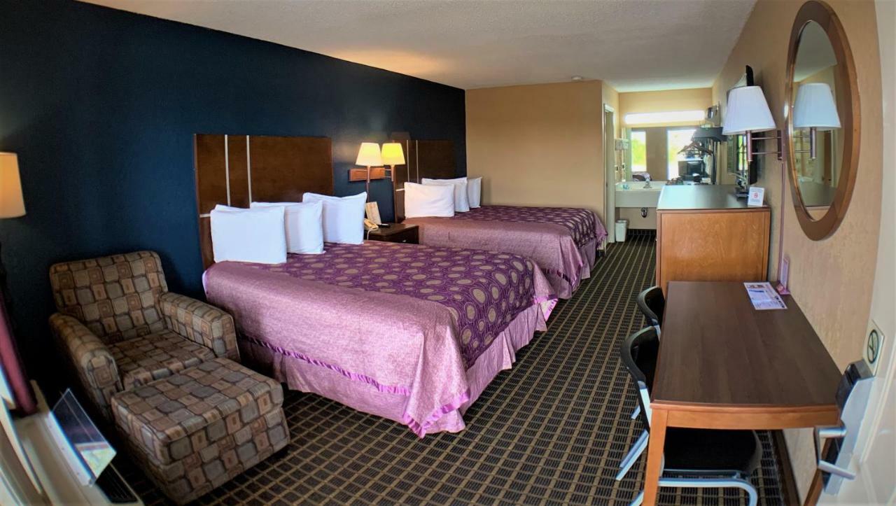 Star Plus Inn & Suites Selmer Exteriör bild